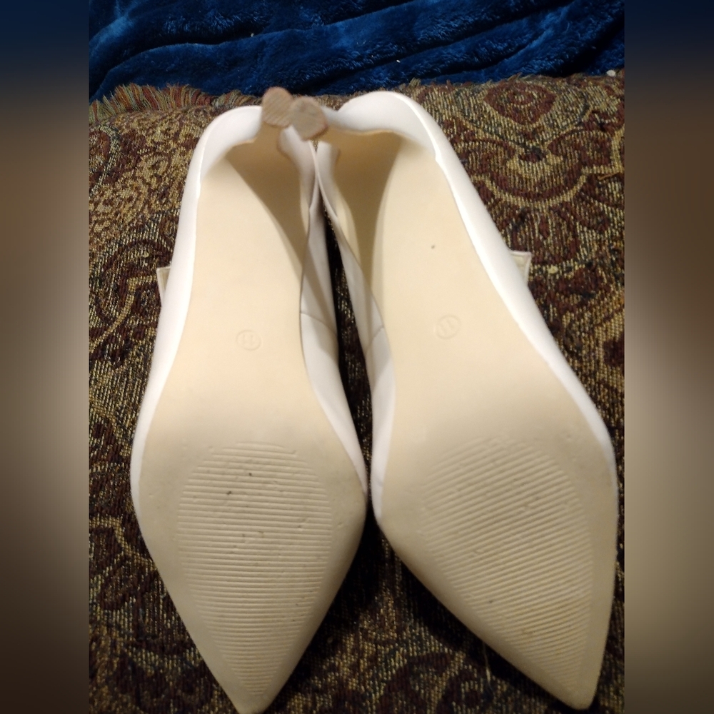 Heels - Picture 3 of 9